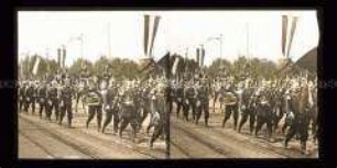 Kaiser Wilhelm II., Großherzog von Hessen, Kronprinz Konstantin von Griechenland im Paradezug, Mainz