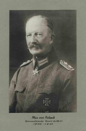 Max von Fabek, General, Kommandeur des XIII Armeekorps von 1913-1915 in Uniform mit Orden, Brustbild in Halbprofil