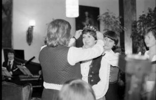 Freiburg: Kaufhaussaal; Krönung der Badischen Weinkönigin 1980 [Elvira Schmid]