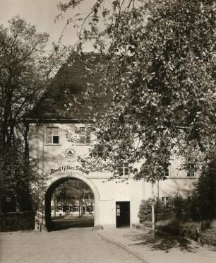Markkleeberg-Großstädteln, Torhaus des Ritterguts, das Adolf-Hitler-Schule, Führerschule des Reichsarbeitsdienstes war
