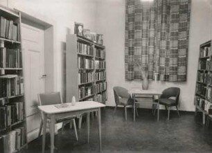 Römhild. Zentralbibliothek. Ausleihraum