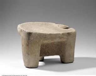 Dreibeiniger Hocker