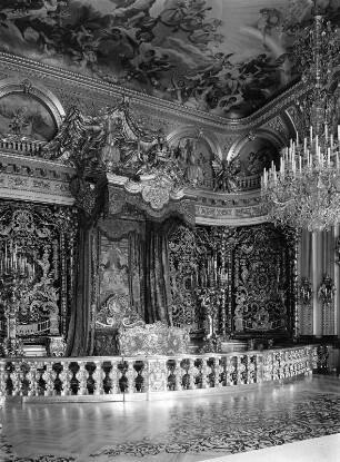 Chiemsee. Neues Schloss Herrenchiemsee (1878-1886; J. Hofmann, G. v. Dollmann). Paradiesschlafzimmer