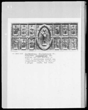 Christus in Mandorla mit Evangelistensymbolen und den zwölf Aposteln, gestiftet von Abt Hartwig (+1140)