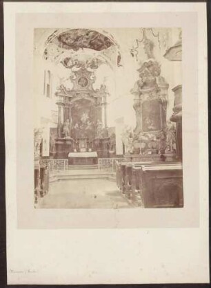 Altarraum der Schlosskirche.
