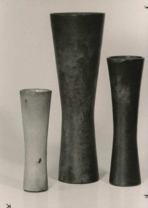 Steinzeugvasen von Heinz H. Engler