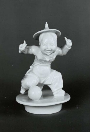 Chinesenkind mit Ball