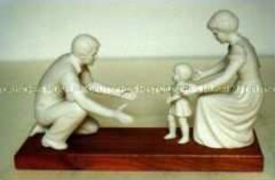Figurengruppe "Junge Familie"