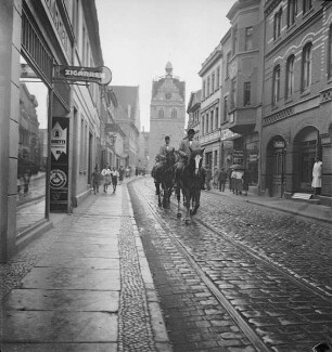 Straße Wohn- und Geschäftshaus