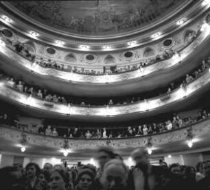 Innenaufnahme Zuschauerraum des Baschkirischen Staatstheaters in Ufa