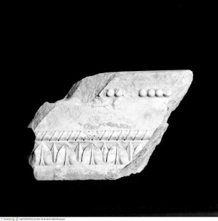 Fragment eines Architravs