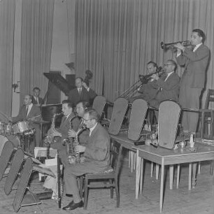 Kapellen Bautzen : Unbekannter Ort. Musiker eines Tanzorchesters