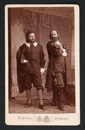 Albumseite : Fotoalbum für Ernst von Schuch. Kostümfest "Ännchen von Tharau"