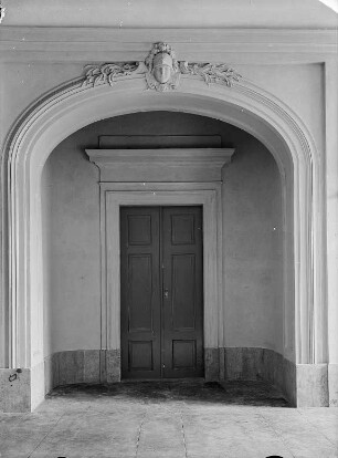 Kurländer Palais, Inneres, Eingangshalle