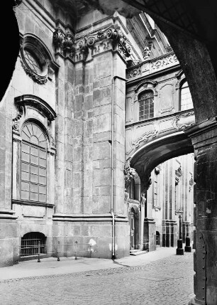 Dresden-Altstadt, Schloss : Dresden-Altstadt. Schlossübergang zur Katholischen Hofkirche