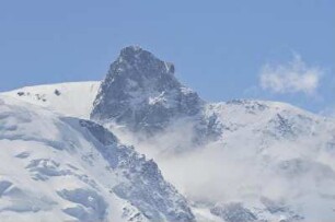 Zermatt - Kleines Matterhorn : Blick vom 3089 m hohen Gornergrat zur Spitze des Kleinen Matterhorns mit der Seilbahn-Bergstation. Aufgenommen am 17. Mai 2010 bei Zermatt