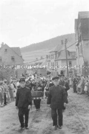 Teilnehmer des historischen Festzugs der Stadt Lauter (Sachsen) zum 800jährigen Jubiläum