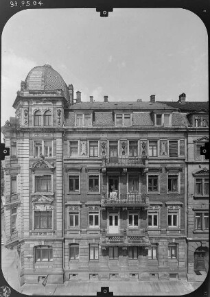 Dresden-Neustadt, Glacisstraße 26. Wohnhaus (um 1885). Straßenfront (Tieckstraße)