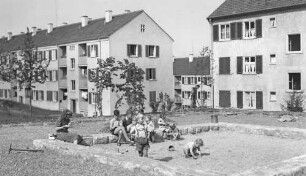 Stuttgart Postdörfle Wiederaufbau Spielplatz Sandkasten Kinder