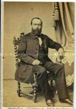 Sitzender Mann mit Bart, Carte de Visite