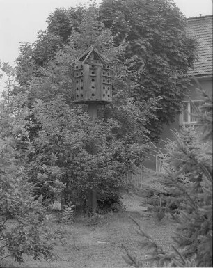 Laußnitz-Höckendorf, Königsbrücker Straße 3. Wohnstallhaus (1847). Gartenseite (Teilansicht) mit Taubenhaus