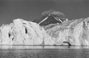 Reisefotos Norwegen. Spitzbergen. Blick vom Passagierschiff "Milwaukee" zur Küste der Magdalenenbucht