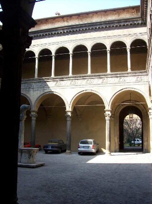 Bologna: Palazzo Bevilacqua