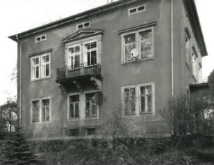 Radebeul, Paradiesstraße 2. Wohnhaus (um 1875)