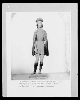 Männliche Statuette mit Hut