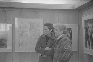 Grimma. Eröffnung der Ausstellung "Aktfotografie" von Günter Rössler im Kunsthaus. Eva Mahn und Günter Rössler im Gespräch