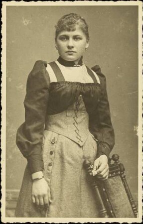 [Porträt einer jungen Frau]