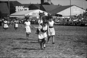 Markgröningen: Markgröninger Schäferlauf; Wettlauf der Wasserträgerinnen