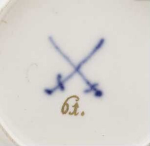 Koppchen und Unterschale mit Landschaftsmotiv in Eisenrot — Porzellanmarke