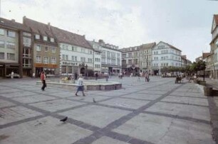 DDR. Gotha. Neumarkt mit Brunnenbecken