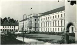 Die Deutsche Akademie für Staats- und Rechtswissenschaften in Potsdam-Babelsberg