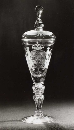 Deckelkelchglas mit dänischem Wappen