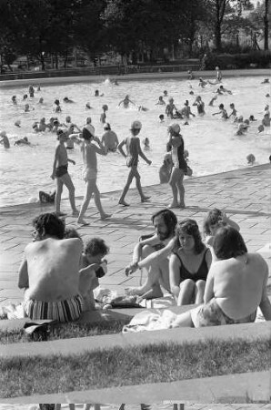 Badebetrieb im Turmbergbad Durlach