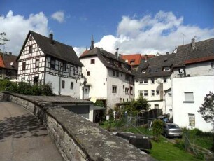 Stadtbild-Ansicht im Ostsüdosten-Gebäudebestand Östlich der Neutorstraße von Osten mit teils auf Stadtmauer aufgebauten Obergeschossen (18-19 Jh) in Übersicht