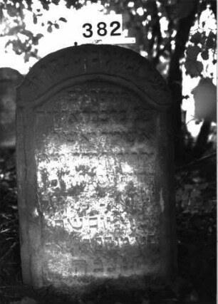 Grabstein 382 (1)