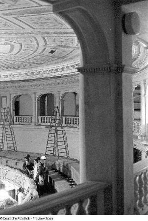 Opernhaus. Arkade über dem vierten Rang im Zuschauerraum
