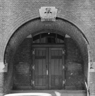 Portal mit Schlussstein