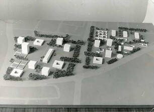 Hansjakob, Gottfried; München - Englschalking, Englschalkingerst. / Elektrastr.; Wohnanlage Cosimapark und Wohnanlage an der Englschalkinger-/ Elektrastraße - Modellfoto Wohnanlage Cosimapark (Richtung Norden) (Aufsicht)
