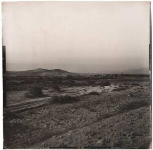 Landschaft mit Siedlung, Baalbek: Ansicht