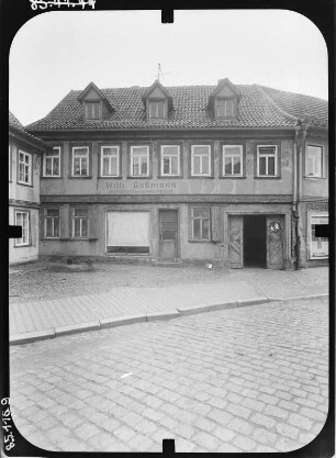 Nordhausen, Am Alten Tor 16. Wohnhaus mit Laden und Durchfahrt. Straßenfront