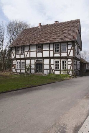 Pfarrhaus (Pfarrhaus, Fachwerk); Vöhl, Burgstraße 5