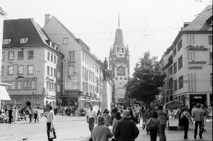 Freiburg i. Br.: Bertoldsbrunnen mit Martinstor