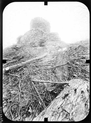 Herrmannsacker. Ruine der Ebersburg (um 1181)