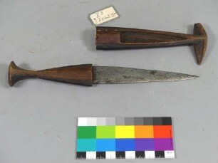 Dolchmesser mit Dolchscheide