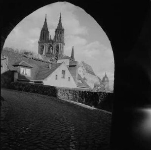 Meißen. Blick von der Schloßbrücke zur Albrechtsburg mitDom