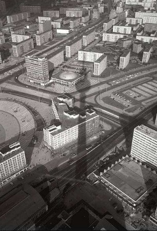 Berlin: Ost; Blick vom Fernsehturm; Schatten über Alexanderplatz